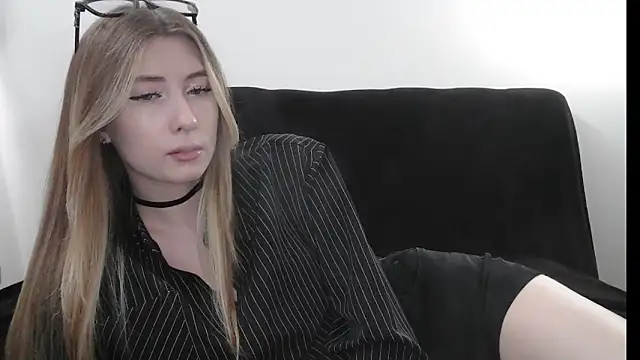 ErikaShyy online show from 05/07/26, 11:13