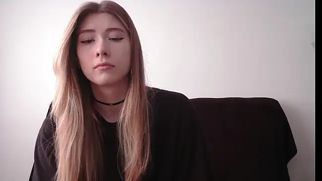 ErikaShyy online show from 09/25/25, 10:32