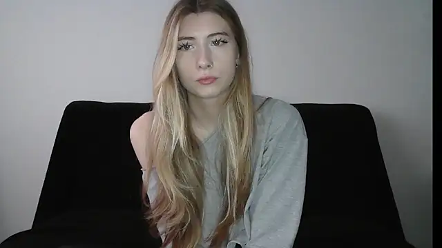 ErikaShyy online show from 09/29/25, 10:22