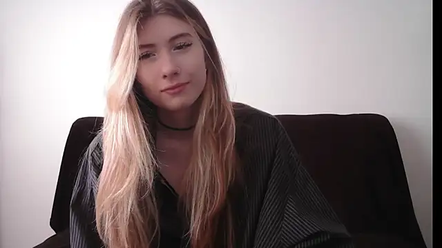 ErikaShyy online show from 09/22/25, 10:43