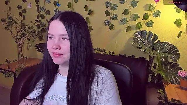 MaryAriel online show from 03/20/25, 03:56