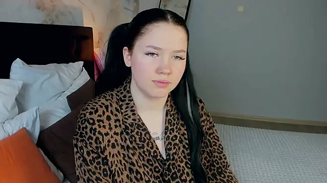 MaryAriel online show from 03/18/25, 03:12