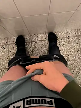 geilehecke1 online show from 10/29/25, 10:36