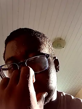 Snapshot of Jeanlaurent972 chatting on 10/18/25, 08:22 Jeanlaurent972 online show from 10/18/25, 08:22