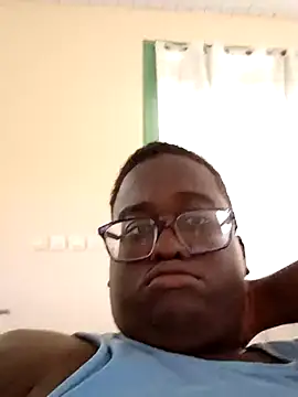 Snapshot of Jeanlaurent972 chatting on 02/21/26, 02:08 Jeanlaurent972 online show from 02/21/26, 02:08