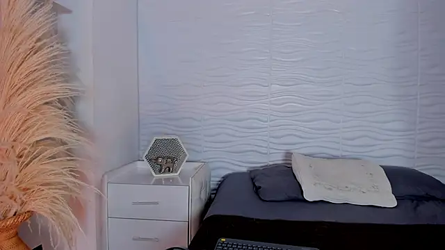 LiaFlowers online show from 03/13/26, 08:19