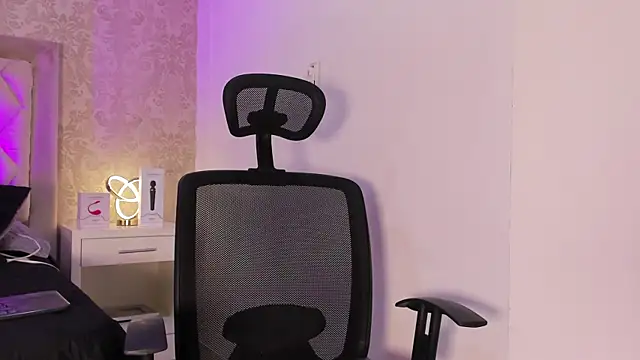 LiaFlowers online show from 03/01/25, 07:51