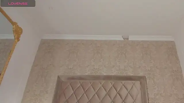 LiaFlowers online show from 02/23/25, 03:56