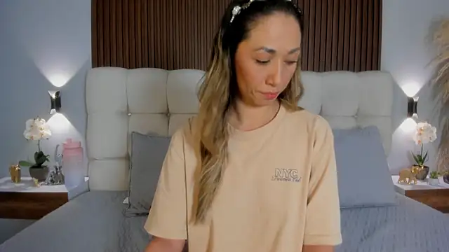 Emma23   online show from 05/06/26, 08:07