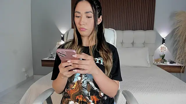 Emma23   online show from 07/19/26, 06:44