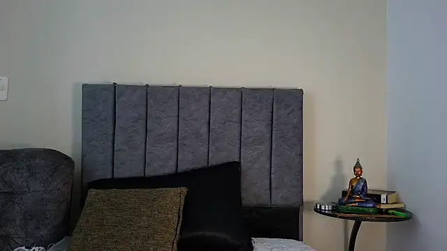 GabrielaMK online show from 10/22/25, 11:53