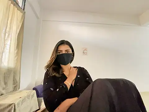 MaYaa  11 online show from 12/17/24, 11:17