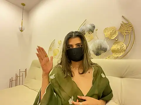 MaYaa  11 online show from 04/12/26, 06:49