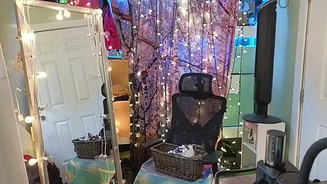 cunty tranny lydia online show from 04/05/26, 09:54