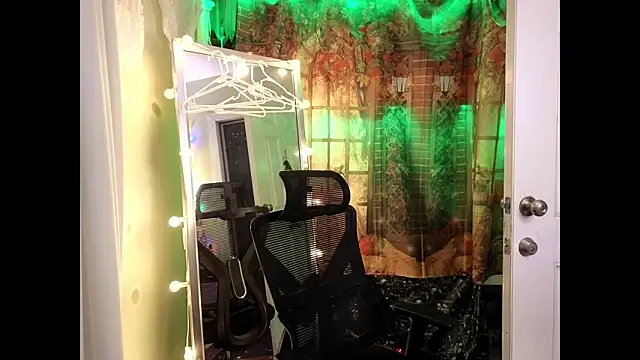 cunty tranny lydia online show from 10/28/25, 04:46