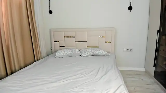 Lola Peach online show from 03/30/26, 05:09