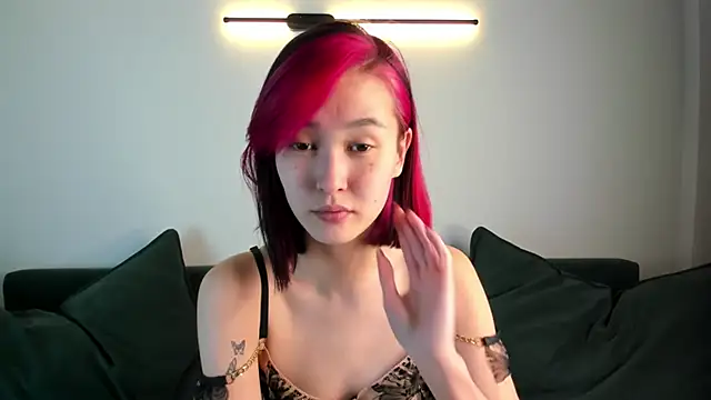 Lola Peach online show from 09/20/25, 05:01