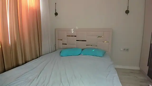 Lola Peach online show from 05/29/26, 02:28