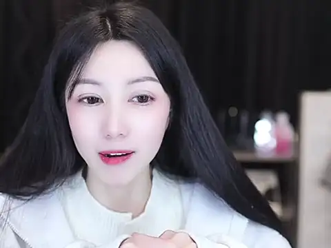 Nuyoah-77 online show from 12/21/25, 01:57