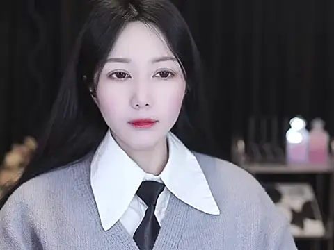 Nuyoah-77 online show from 03/17/26, 06:49