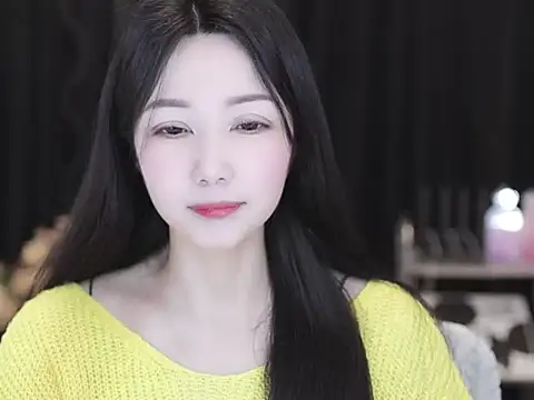 Nuyoah-77 online show from 03/26/26, 06:44