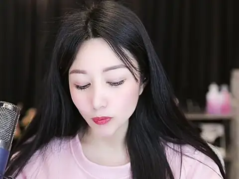 Nuyoah-77 online show from 03/11/25, 05:57