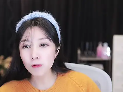 Nuyoah-77 online show from 12/01/25, 02:40