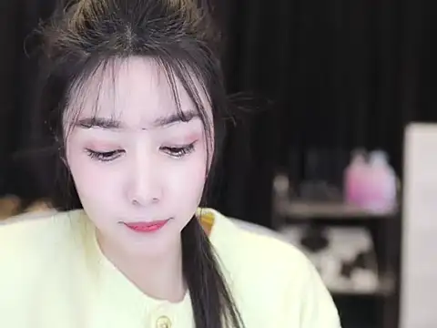 Nuyoah-77 online show from 11/28/25, 03:34