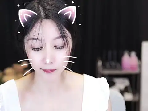 Nuyoah-77 online show from 09/26/25, 04:03