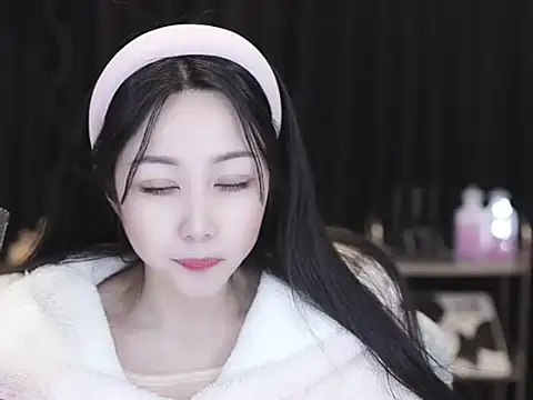 Nuyoah-77 online show from 02/25/26, 12:16