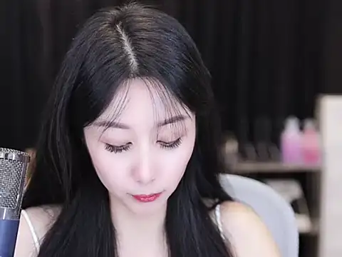 Nuyoah-77 online show from 09/13/25, 04:18