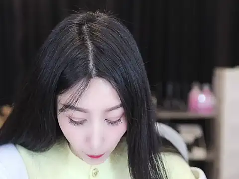 Nuyoah-77 online show from 11/20/25, 01:34