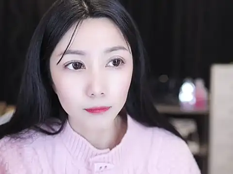 Nuyoah-77 online show from 12/18/25, 03:05