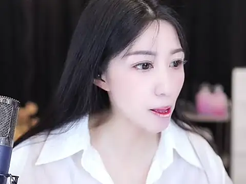 Nuyoah-77 online show from 10/01/25, 04:00