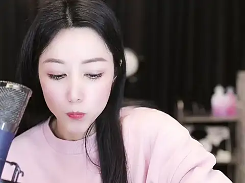 Nuyoah-77 online show from 03/12/25, 04:13