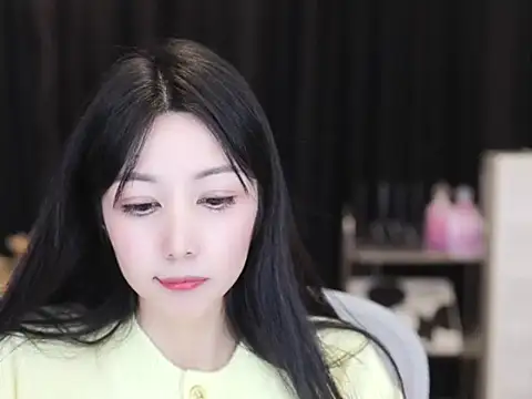 Nuyoah-77 online show from 11/09/25, 04:22