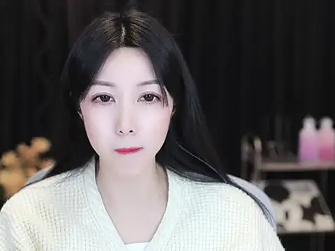 Nuyoah-77 online show from 01/18/26, 01:47