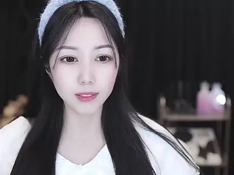 Nuyoah-77 online show from 02/23/26, 01:33