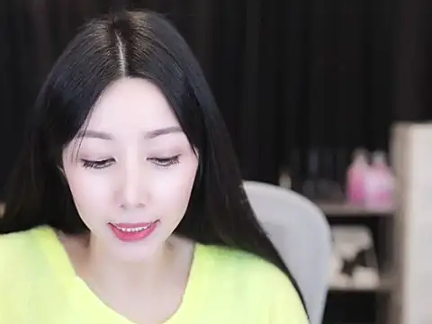 Nuyoah-77 online show from 11/15/25, 04:00