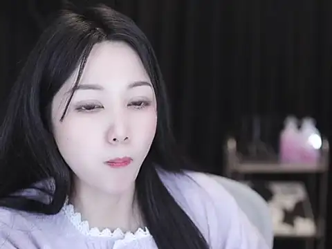 Nuyoah-77 online show from 02/15/26, 12:59