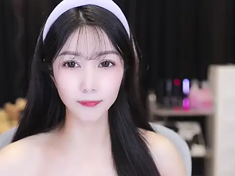 Nuyoah-77 online show from 10/14/25, 03:56