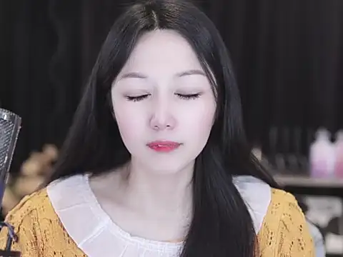 Nuyoah-77 online show from 04/04/26, 07:48