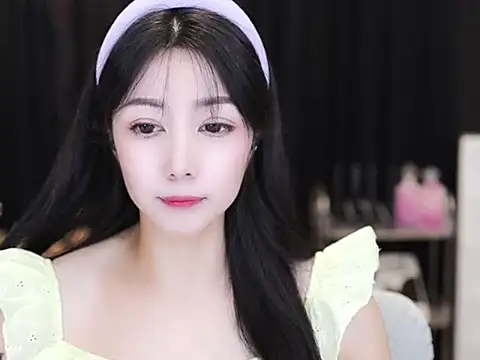 Nuyoah-77 online show from 09/24/25, 04:24