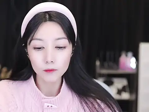 Nuyoah-77 online show from 12/04/25, 01:32