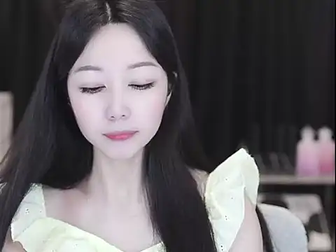 Nuyoah-77 online show from 04/16/26, 06:25