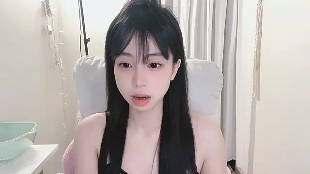 Snapshot of -Hottie chatting on 03/03/25, 04:26 -Hottie online show from 03/03/25, 04:26