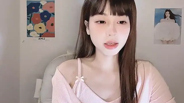 -Hottie online show from 11/11/25, 04:13