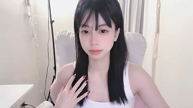 Snapshot of -Hottie chatting on 03/04/25, 03:59 -Hottie online show from 03/04/25, 03:59