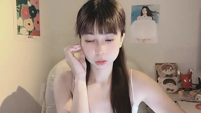 Snapshot of -Hottie chatting on 09/09/25, 04:16 -Hottie online show from 09/09/25, 04:16