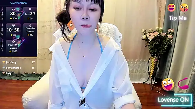 Snapshot of Pennyee chatting on 09/20/25, 12:59 Pennyee online show from 09/20/25, 12:59